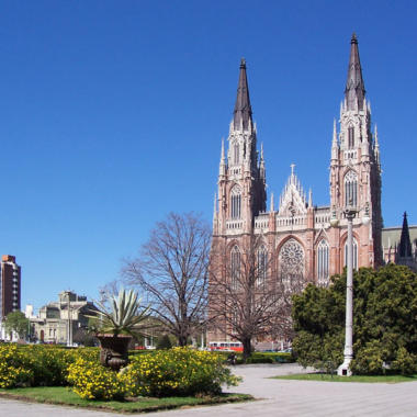 Seminario de Posgrado “Catedral de La Plata: Proyecto, rehabilitación y completamiento y su diseño paramétrico”