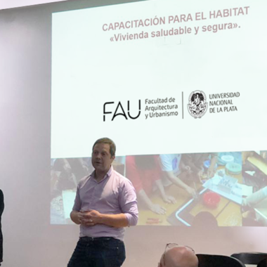 Una nueva edición del curso “Vivienda saludable y segura” comenzó en la FAU