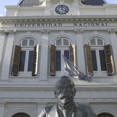 Juan Carlos Etulain y Paz Diulio recibirán el Premio a la Labor Científica, Tecnológica y Artística de la UNLP