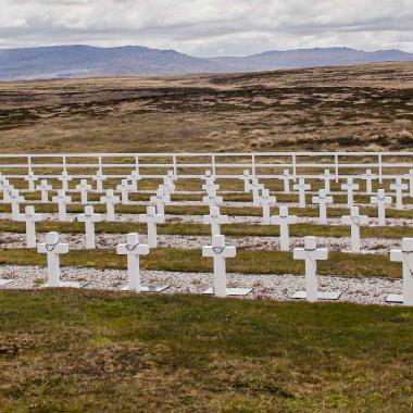 CRUCES. Idas y vueltas de Malvinas