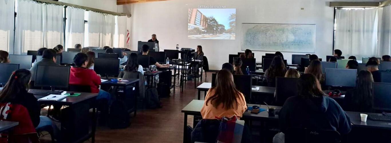 Estudiantes de la FAU y de la Universidad de Granada realizaron una jornada de intercambio