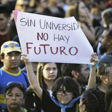 La universidad pública: Base de la democracia y el desarrollo social