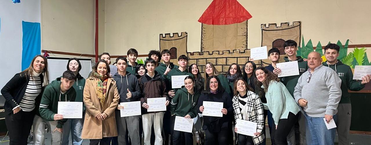 Entrega de certificados de Actividades de Extensión a estudiantes de Colegio Manantiales