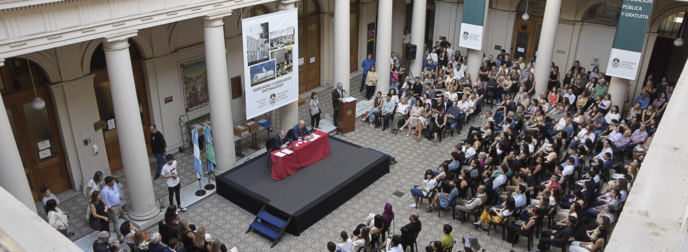Arquitectas FAU fueron reconocidas como “egresadas distinguidas” de Grado y Posgrado