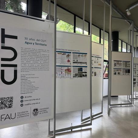 Exposición en el Hall FAU: “30 años del CIUT. Agua y Territorio”