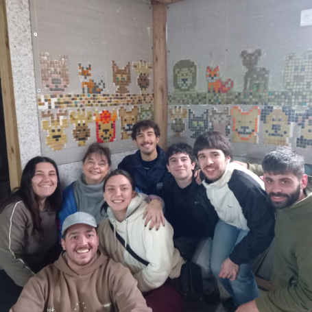 Construyendo oficios: aprendizajes colectivos que transforman espacios comunitarios